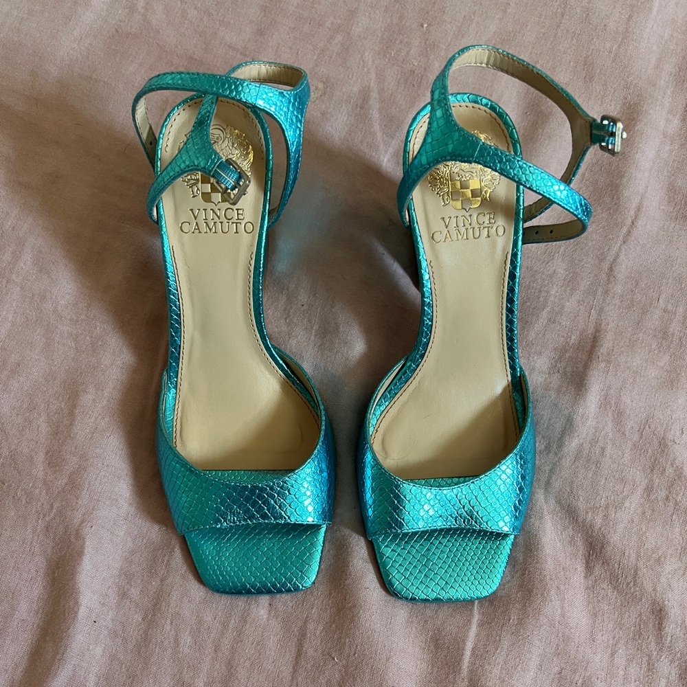 blue iridescent Vince Camuto heels